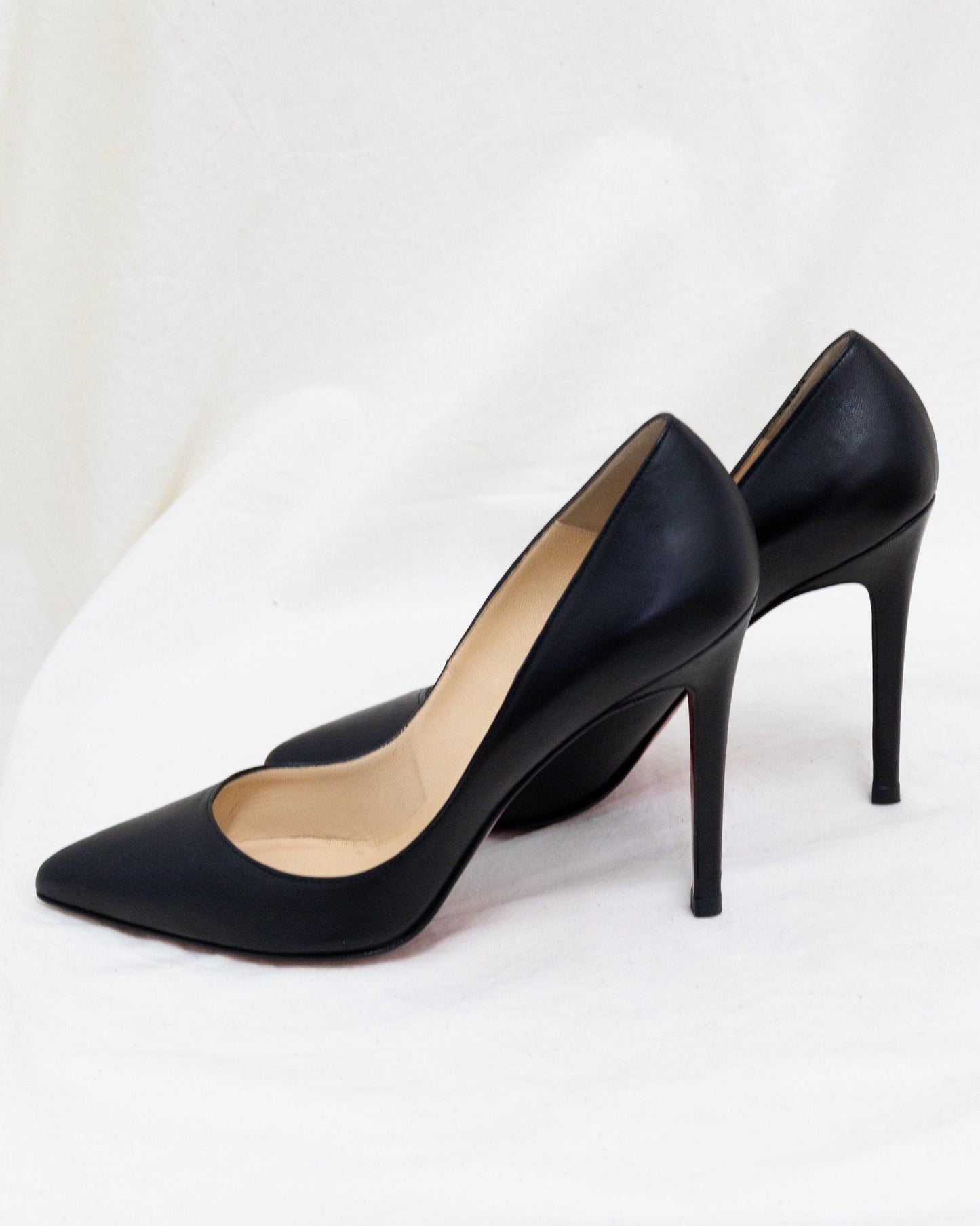 CHRISTIAN LOUBOUTIN 39 - THE VOG CLOSET
