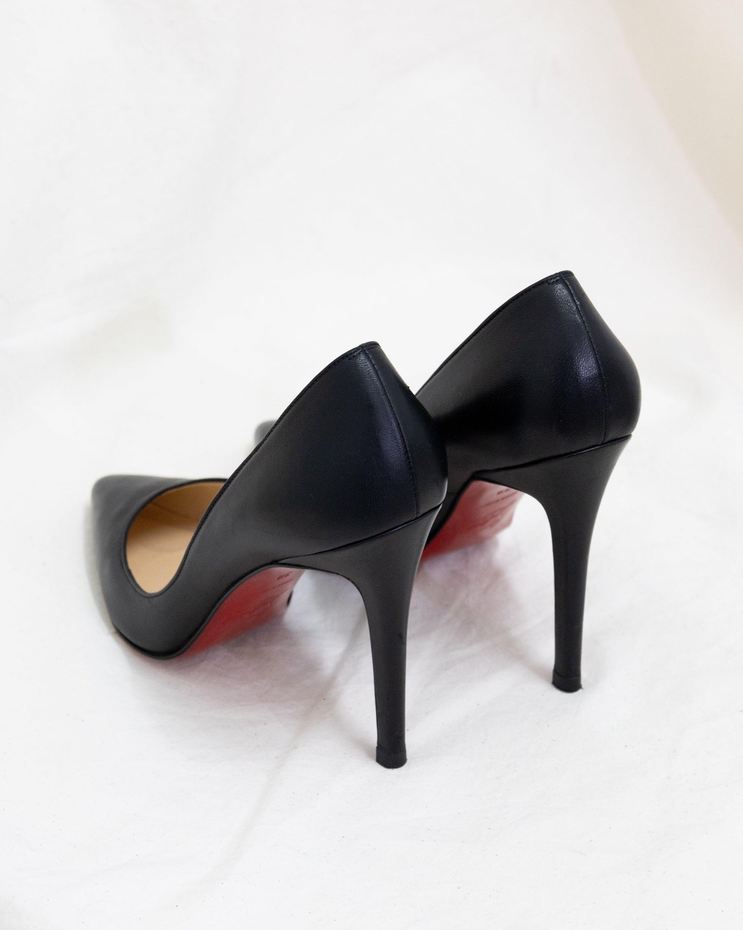 CHRISTIAN LOUBOUTIN 39 - THE VOG CLOSET