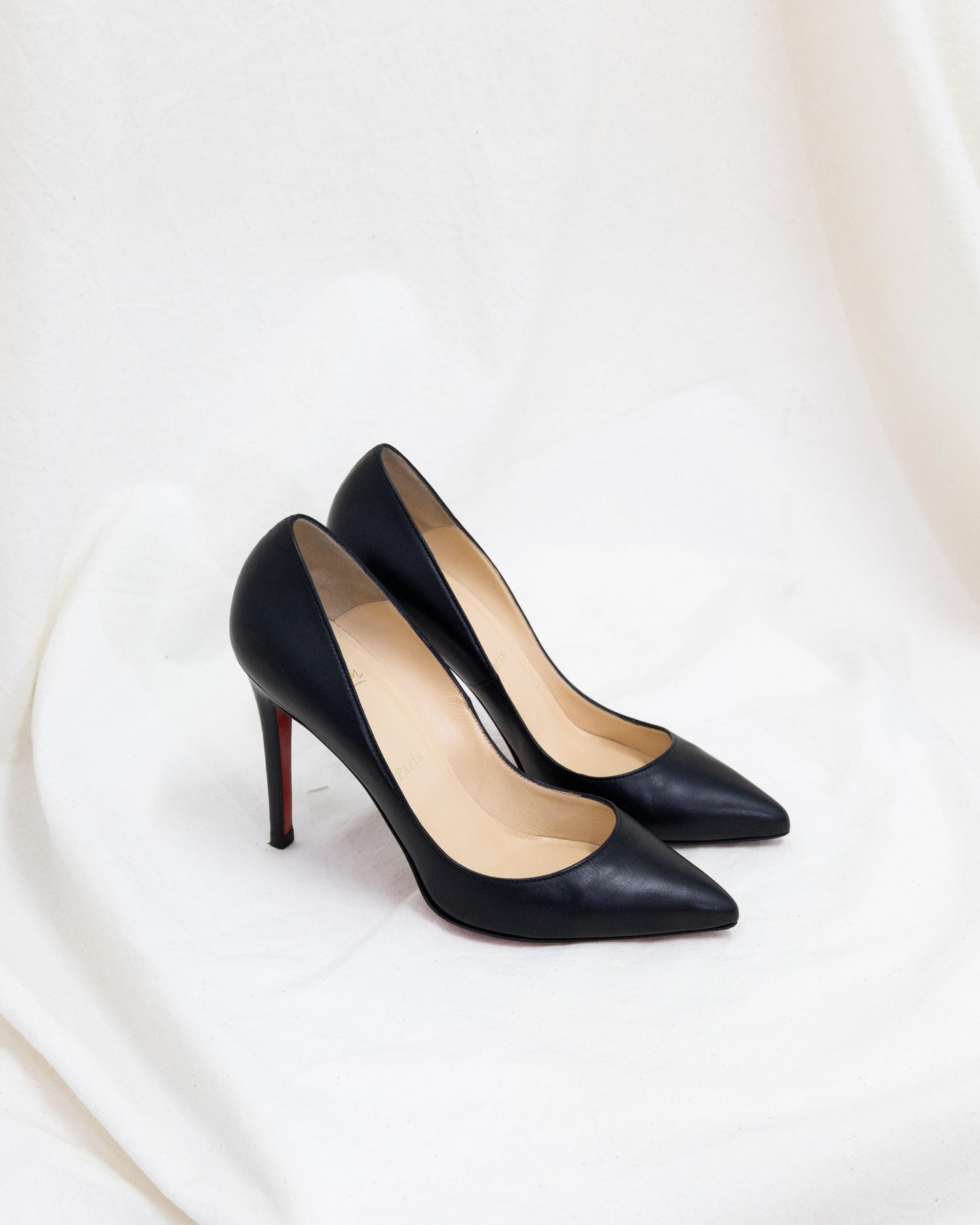 CHRISTIAN LOUBOUTIN 39 - THE VOG CLOSET