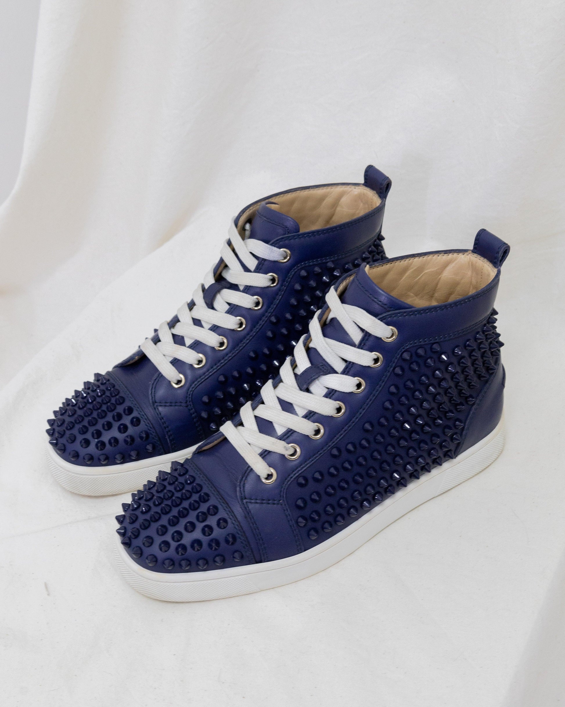 CHRISTIAN LOUBOUTIN Sneakers 39 - THE VOG CLOSET