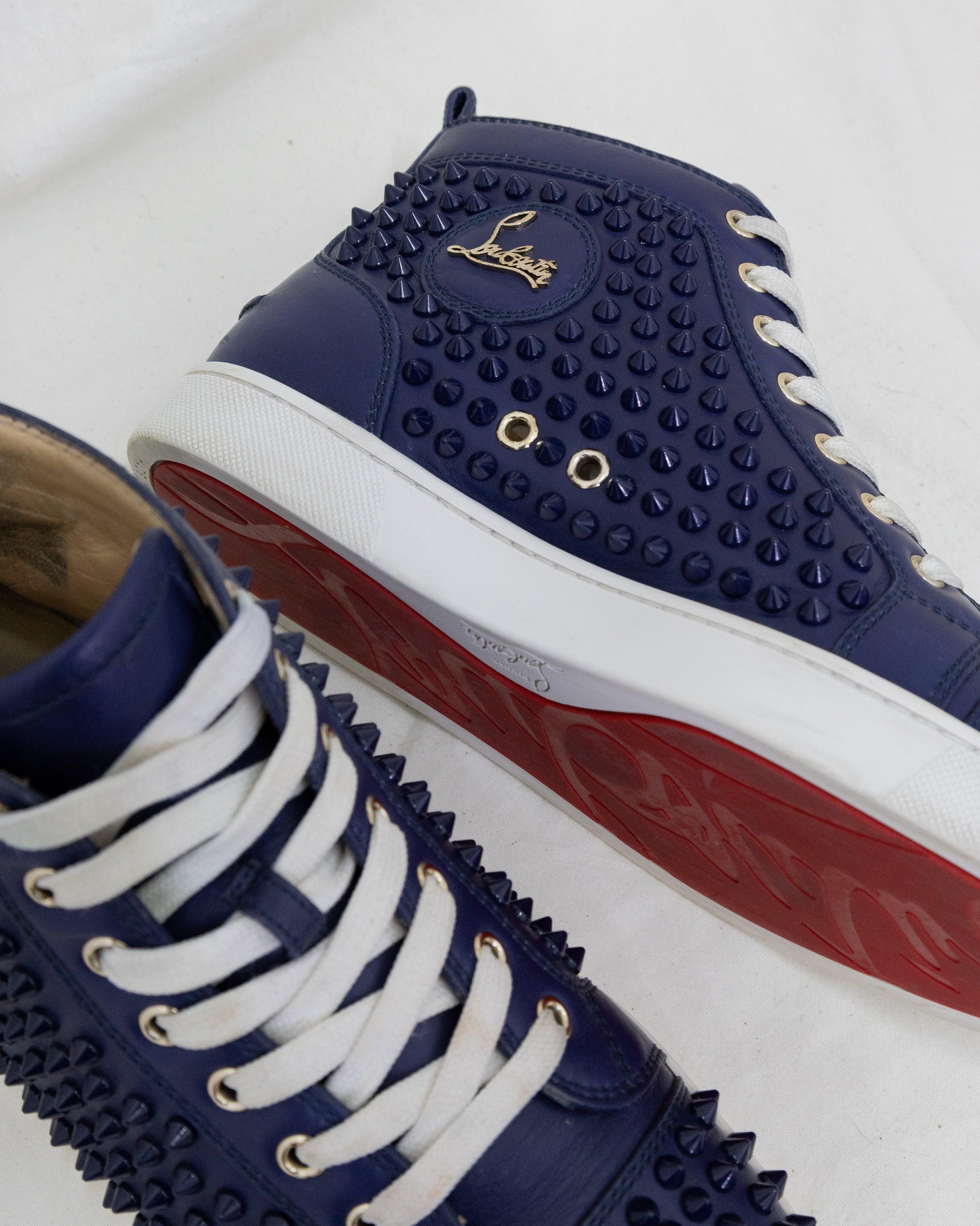 CHRISTIAN LOUBOUTIN Sneakers 39 - THE VOG CLOSET