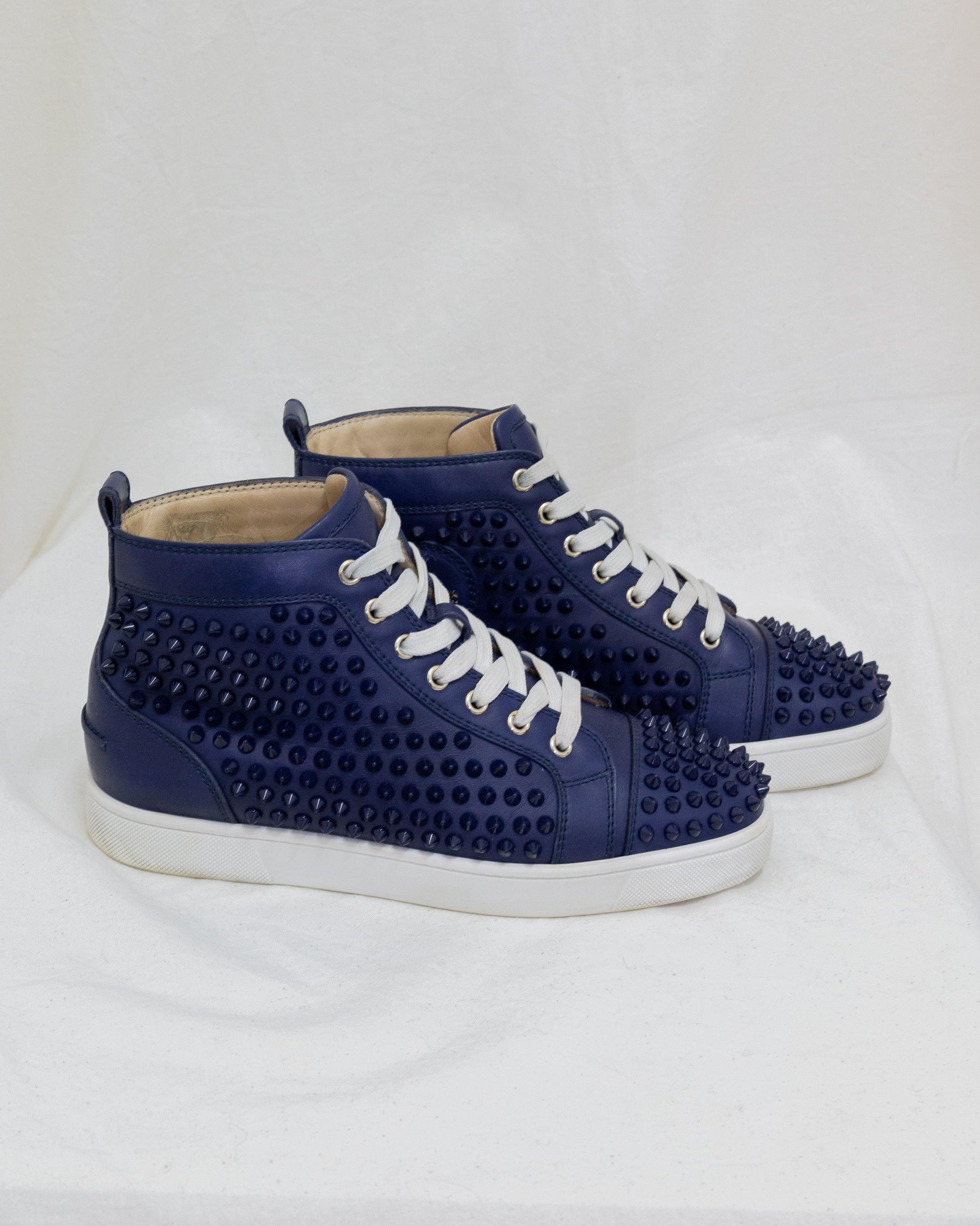 CHRISTIAN LOUBOUTIN Sneakers 39 - THE VOG CLOSET