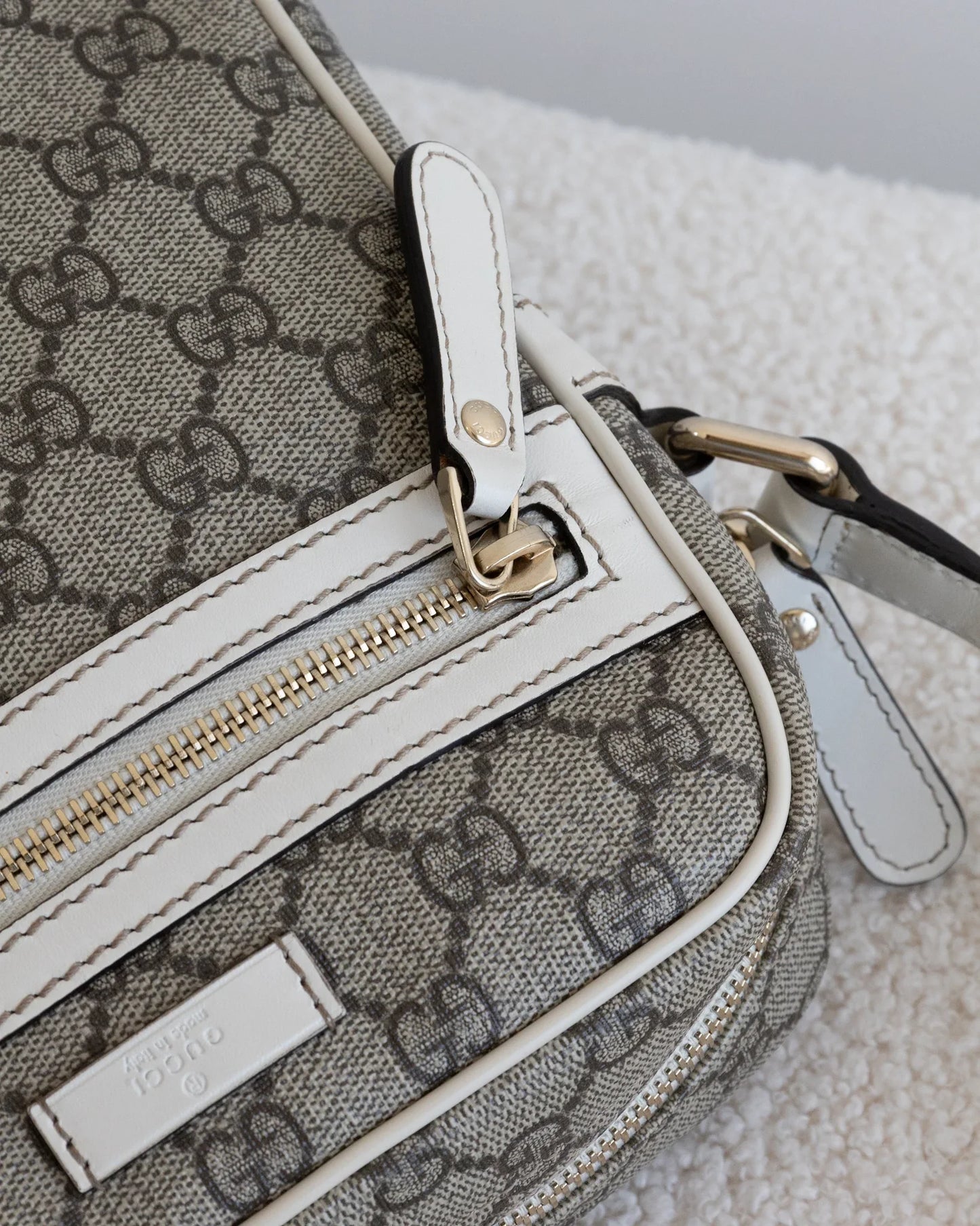 GUCCI GG Crossbody - THE VOG CLOSET