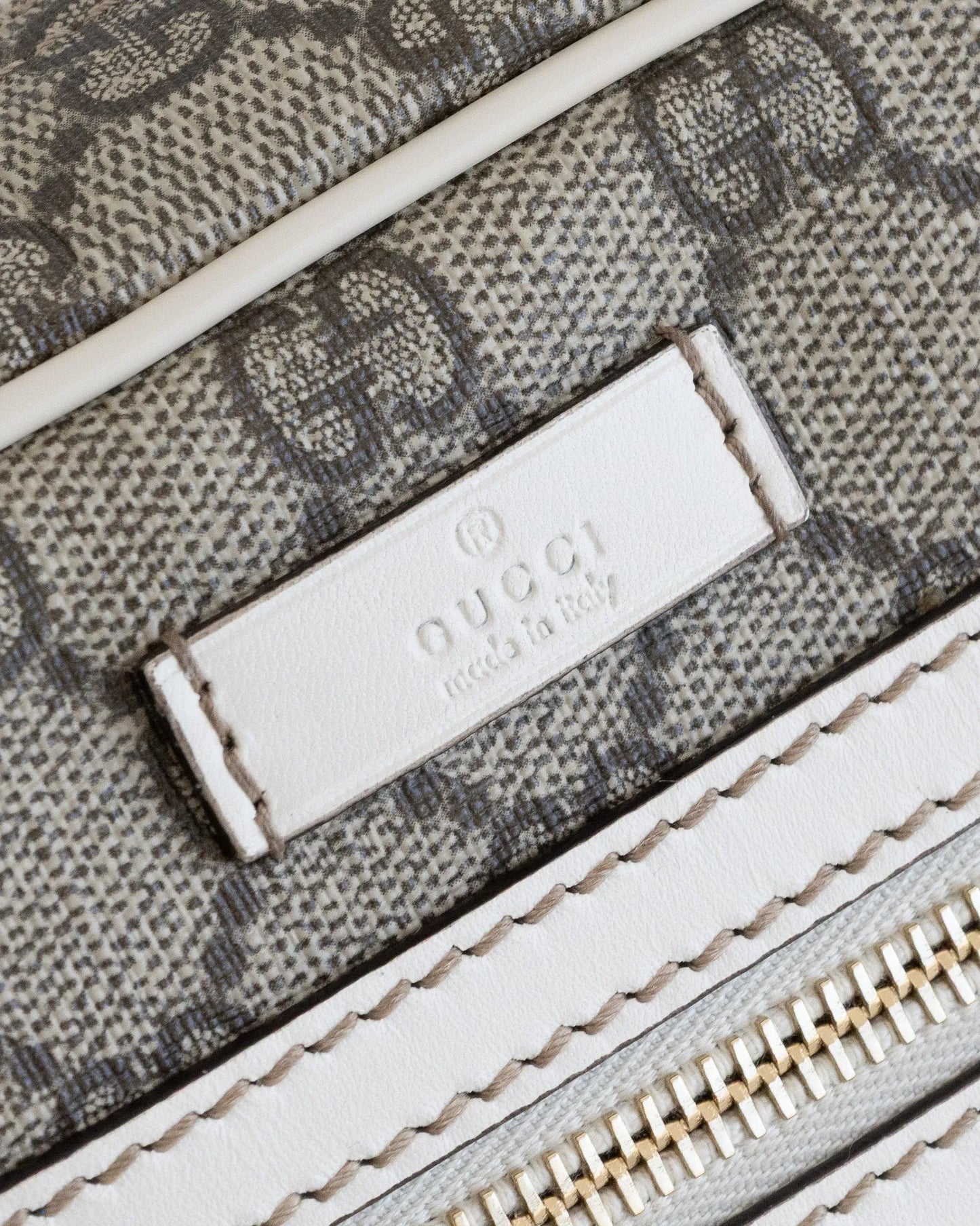 GUCCI GG Crossbody - THE VOG CLOSET