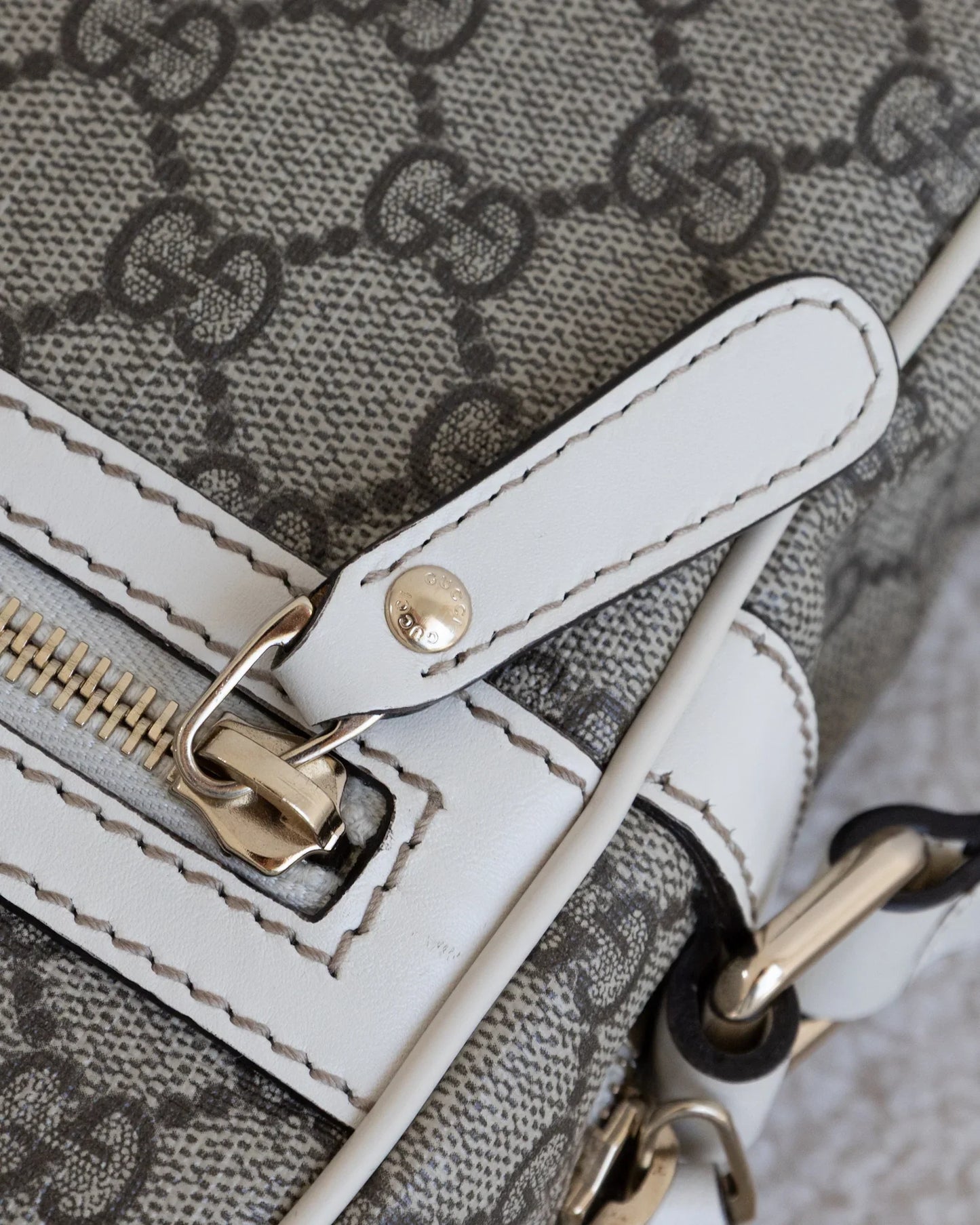 GUCCI GG Crossbody - THE VOG CLOSET