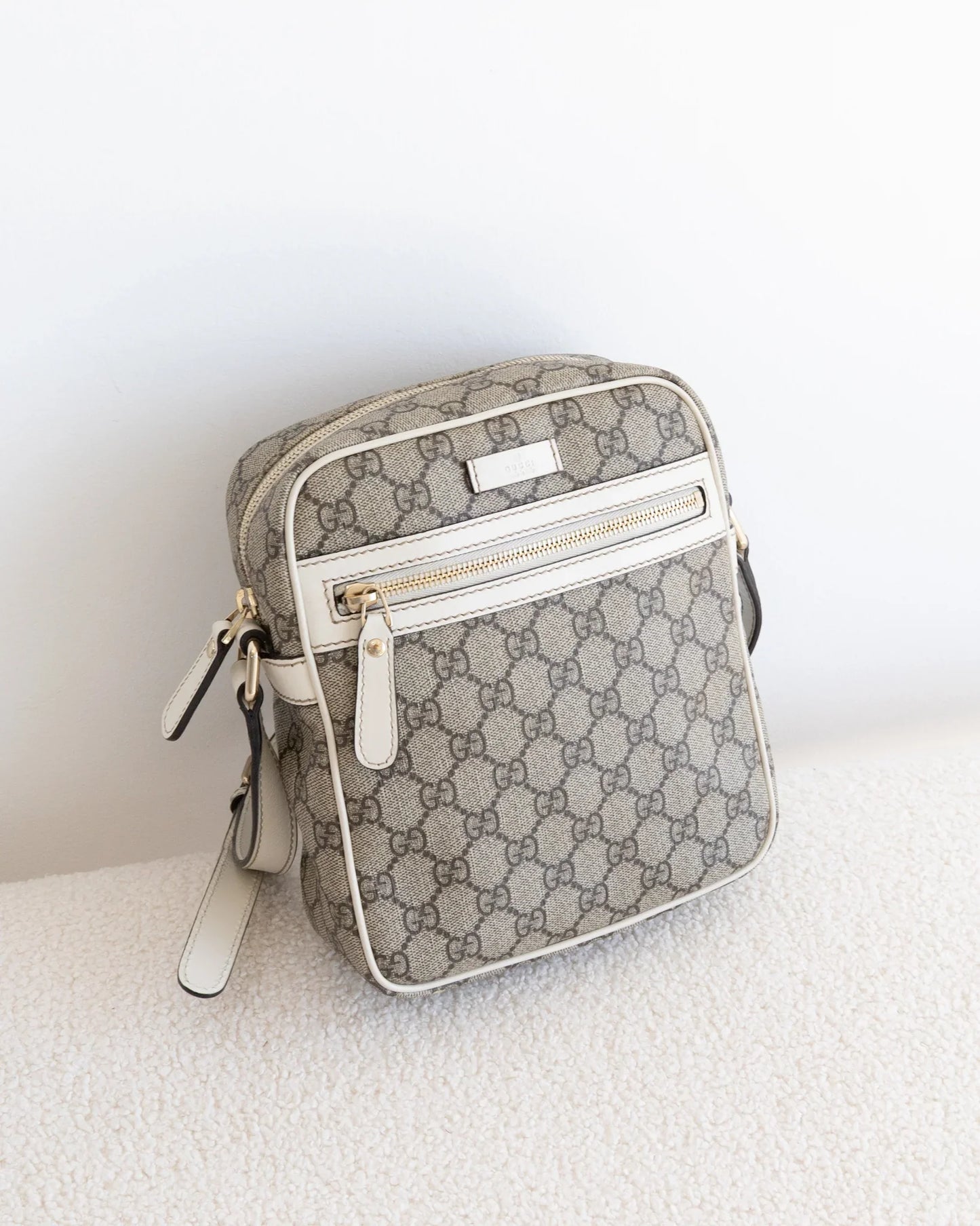 GUCCI GG Crossbody - THE VOG CLOSET