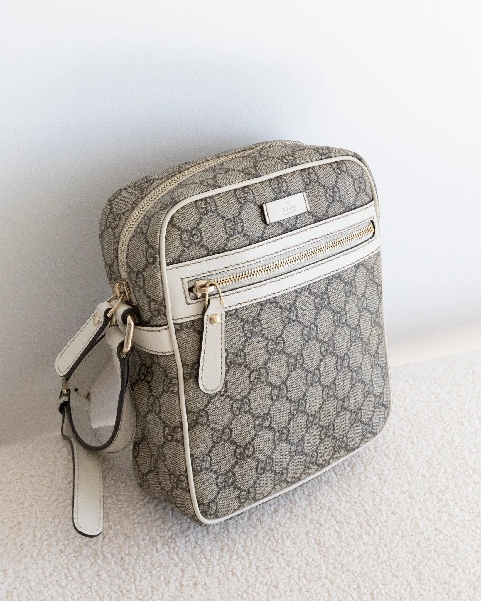 GUCCI GG Crossbody - THE VOG CLOSET