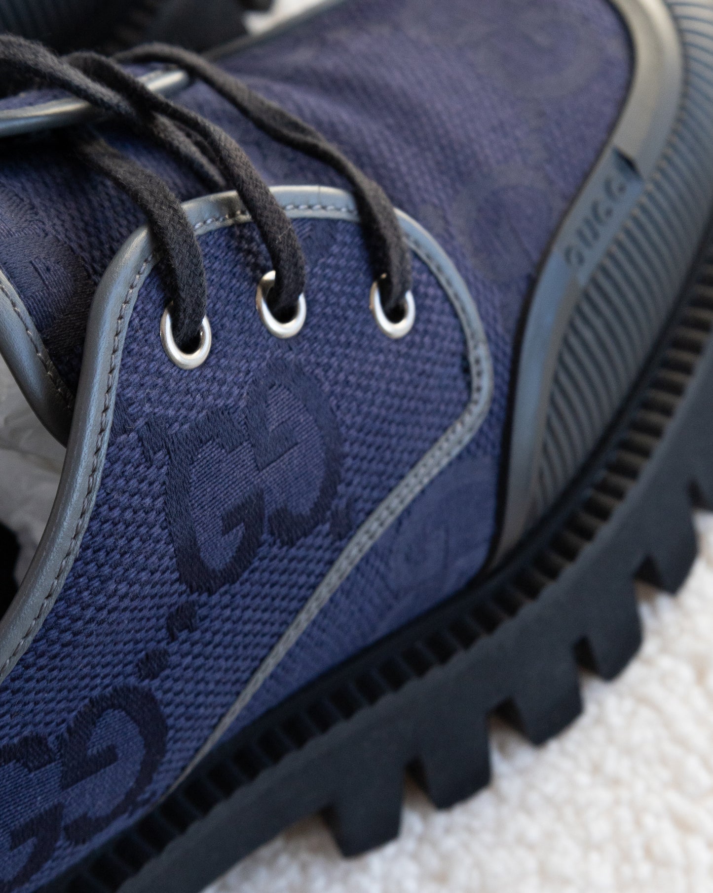 GUCCI Maxi Sneakers 42 - THE VOG CLOSET