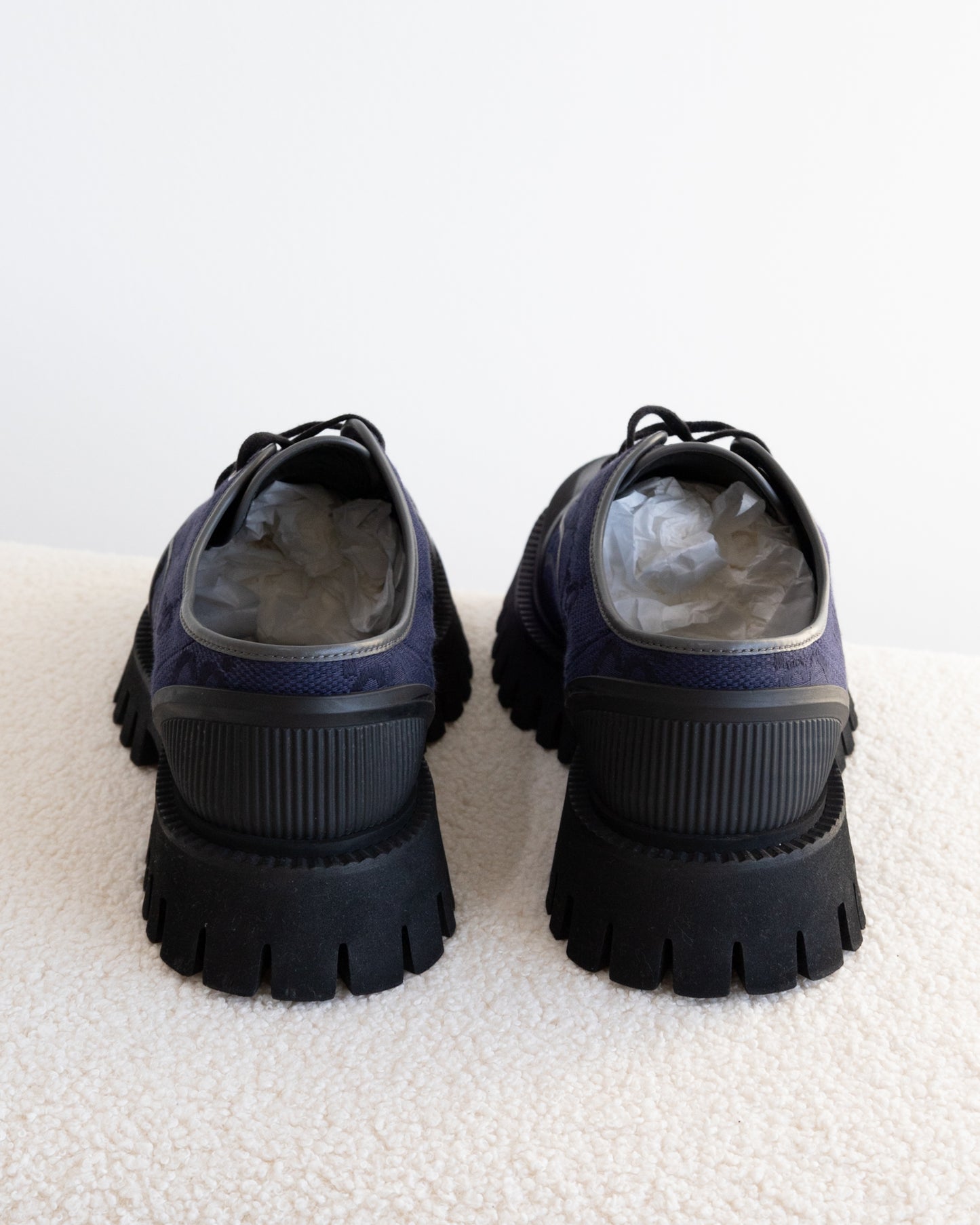 GUCCI Maxi Sneakers 42 - THE VOG CLOSET