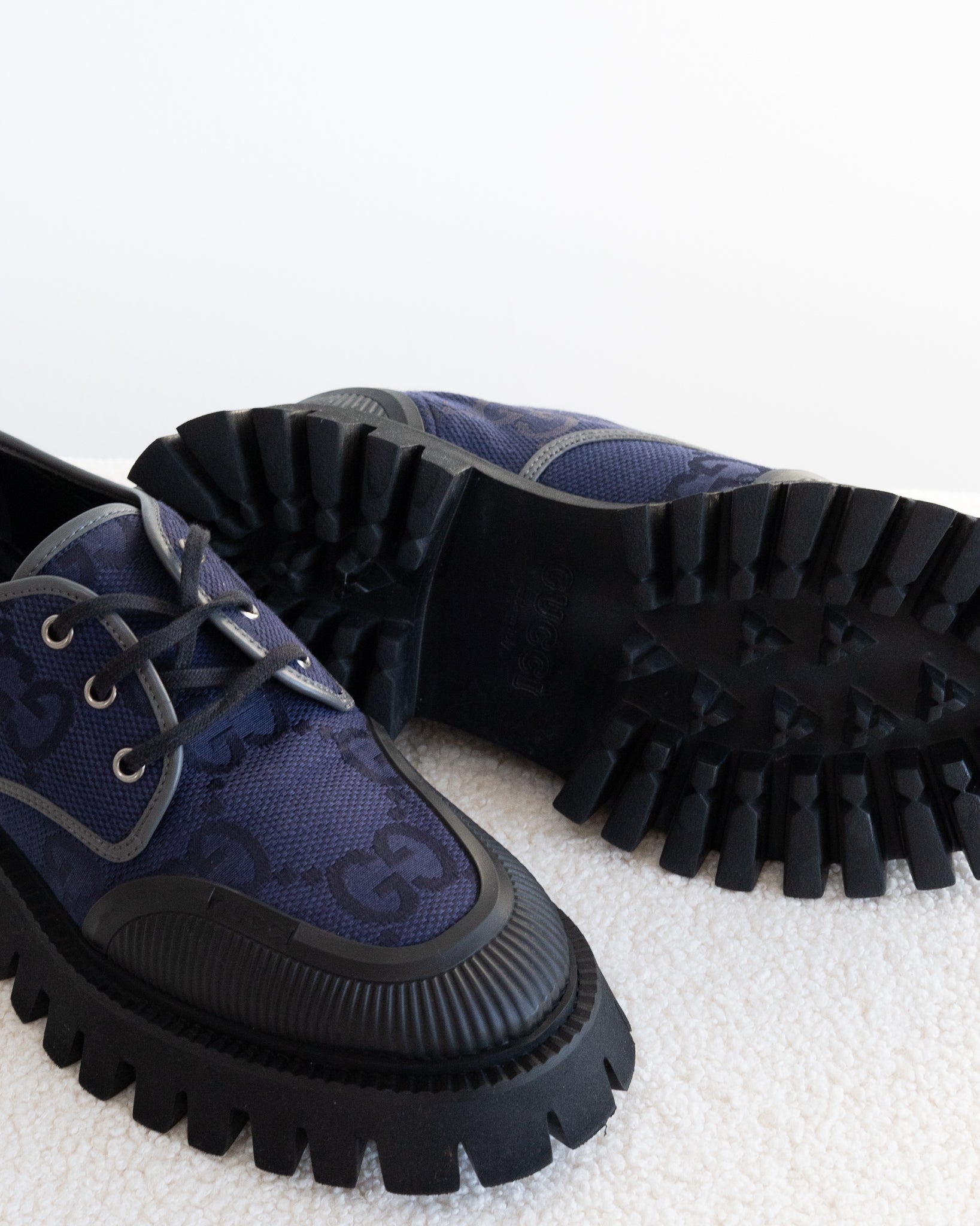 GUCCI Maxi Sneakers 42 - THE VOG CLOSET