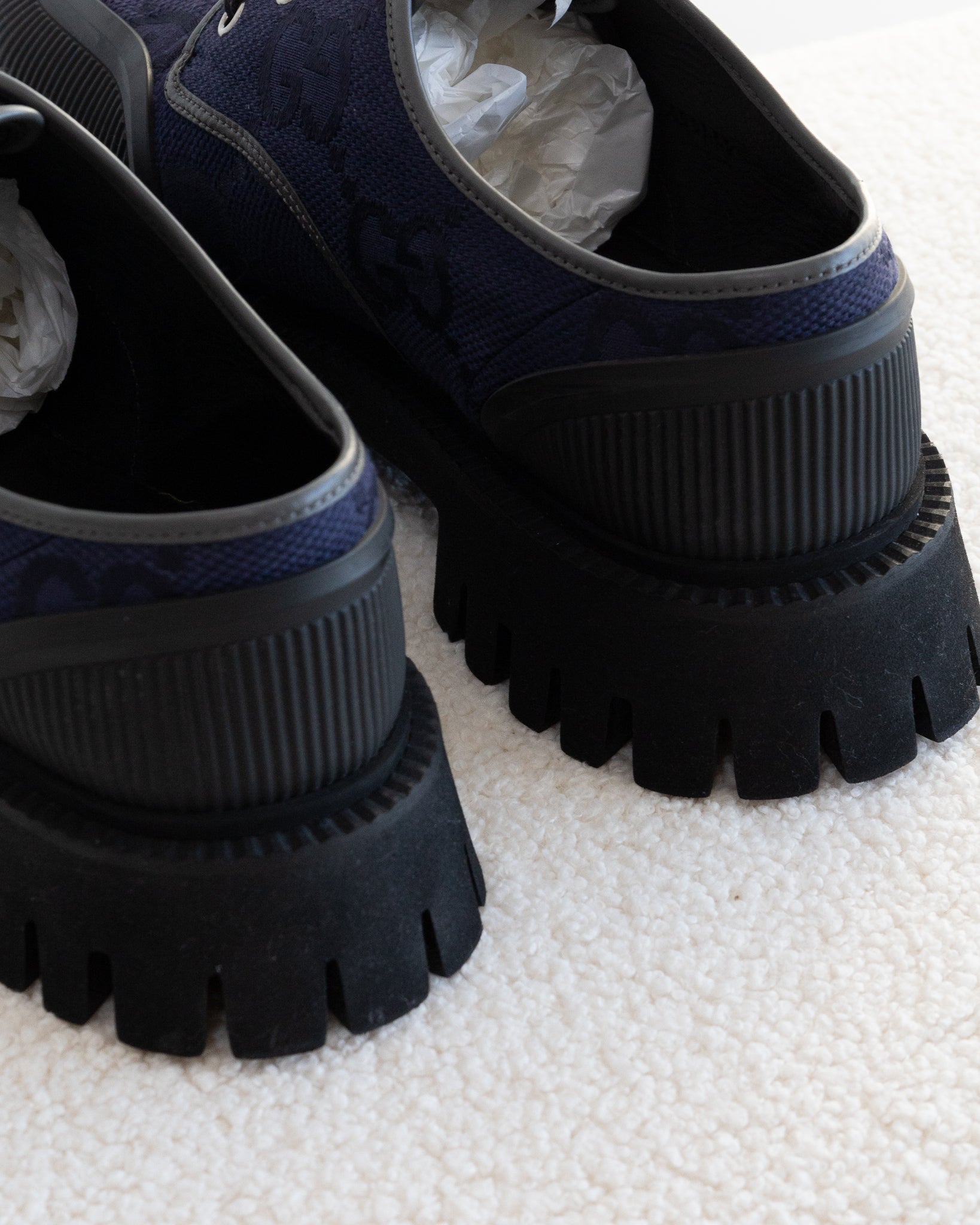 GUCCI Maxi Sneakers 42 - THE VOG CLOSET