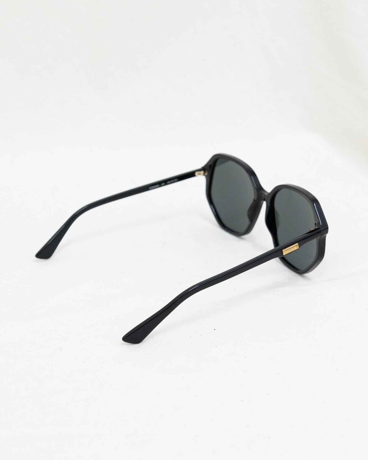 GUCCI Sunglasses - THE VOG CLOSET