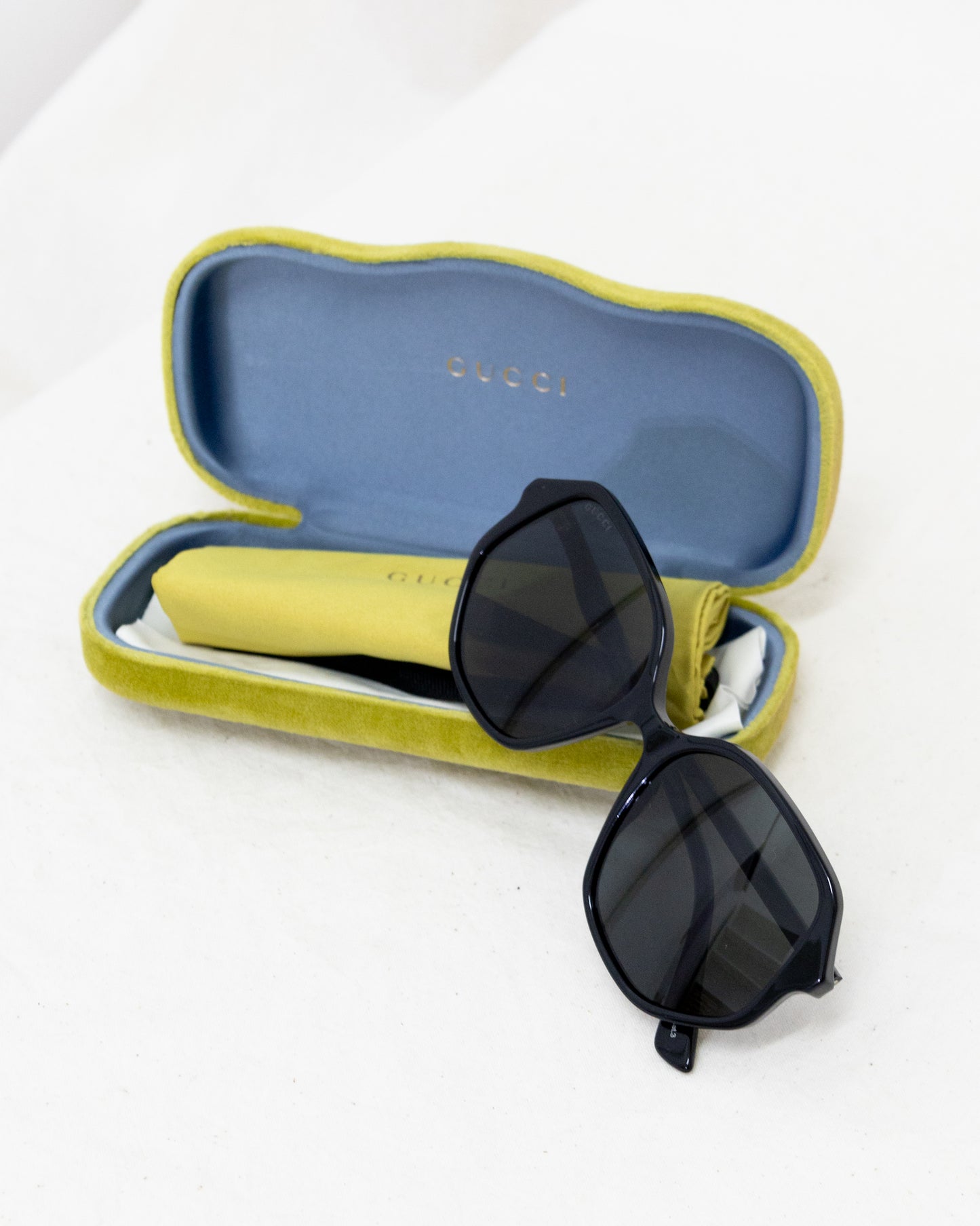 GUCCI Sunglasses - THE VOG CLOSET