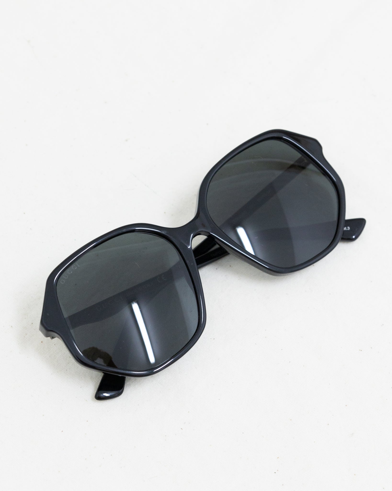 GUCCI Sunglasses - THE VOG CLOSET