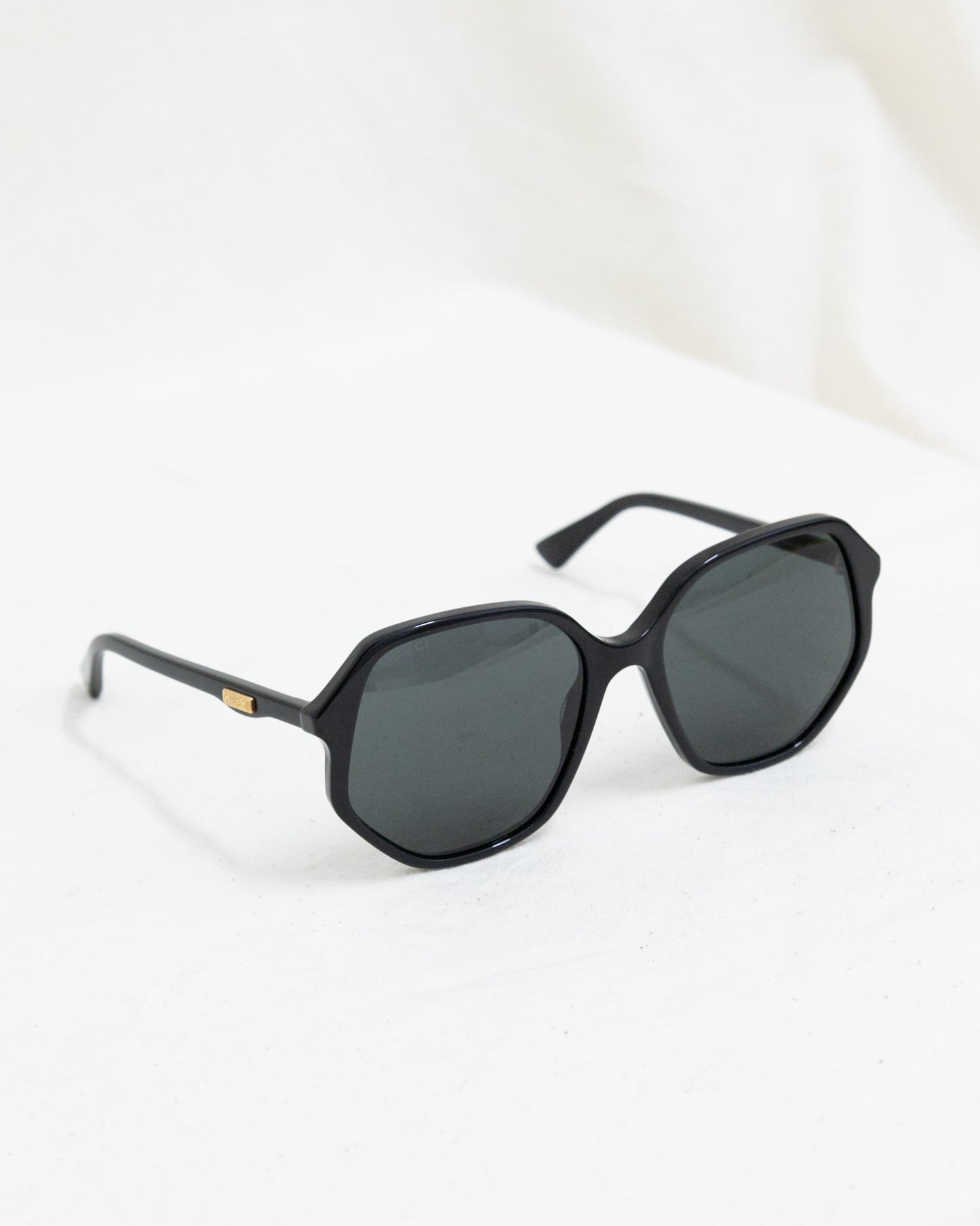 GUCCI Sunglasses - THE VOG CLOSET