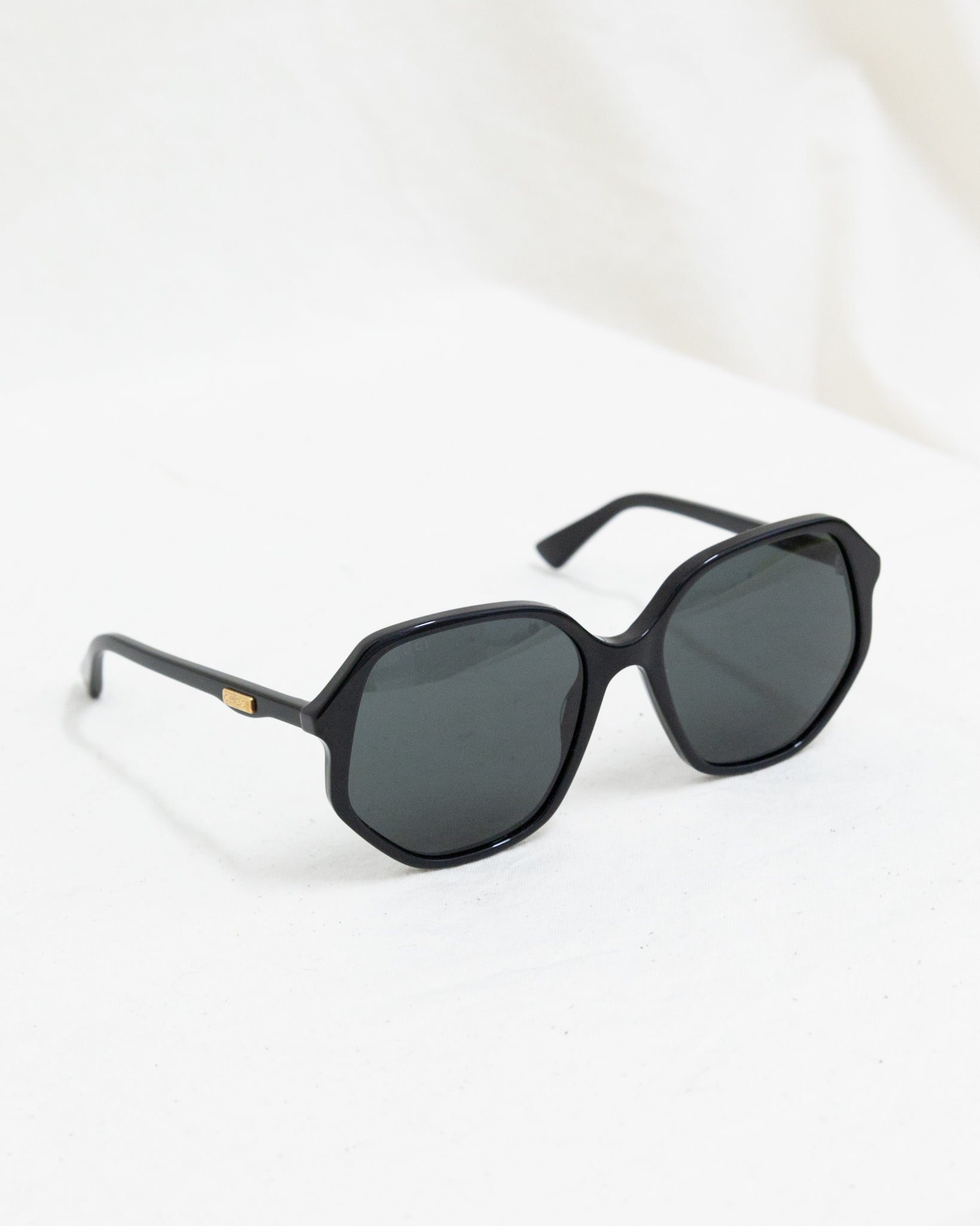 GUCCI Sunglasses - THE VOG CLOSET
