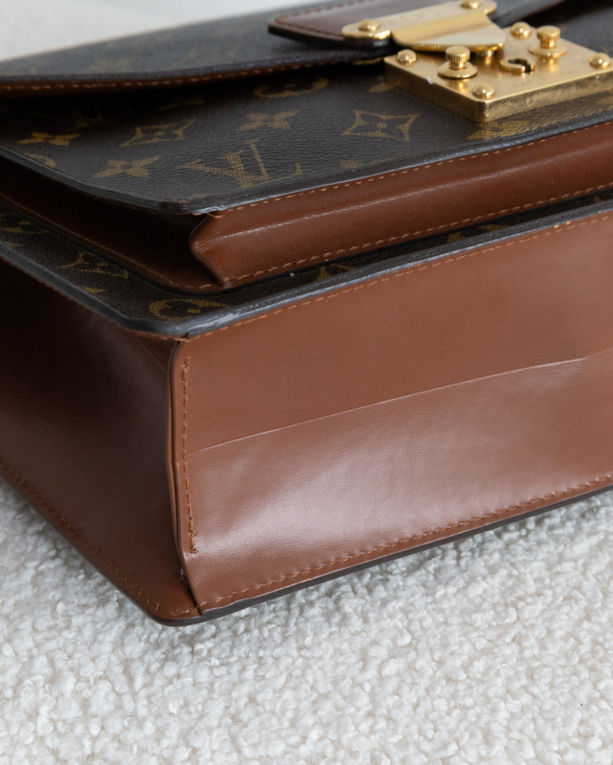 LOUIS VUITTON Monceau
