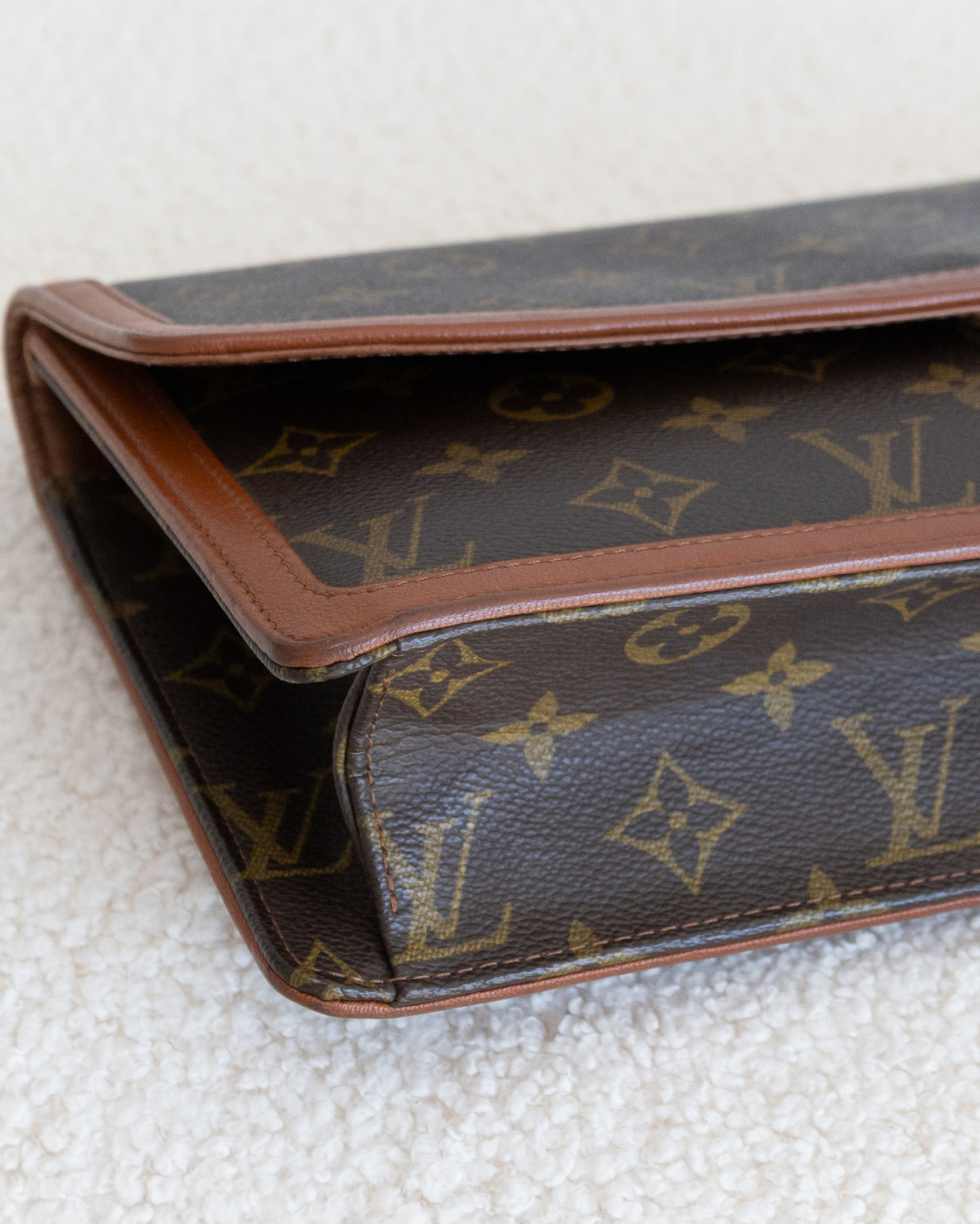 LOUIS VUITTON Pochette Dame GM