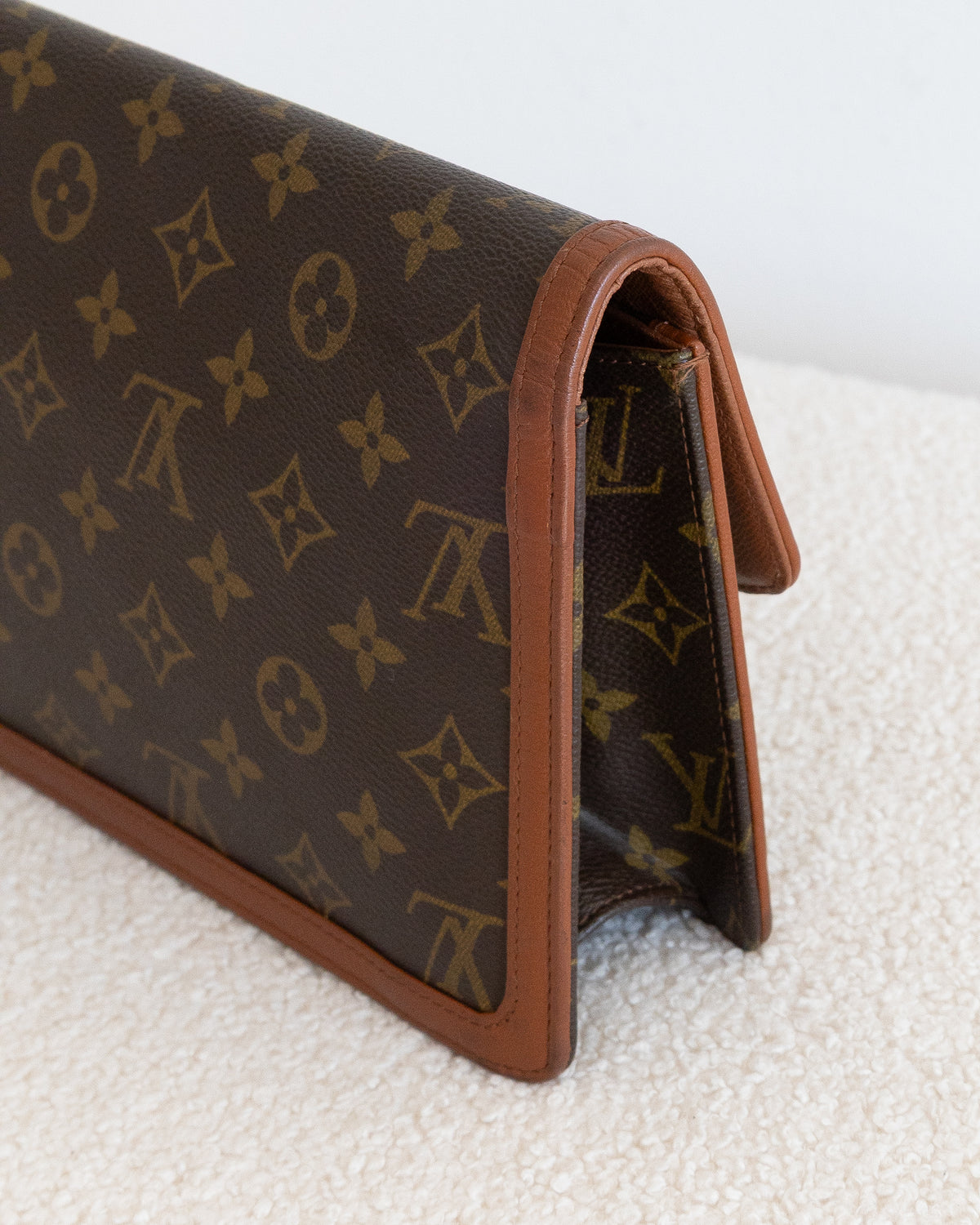 LOUIS VUITTON Pochette Dame GM