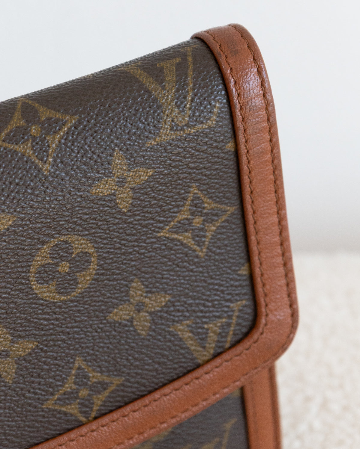 LOUIS VUITTON Pochette Dame GM