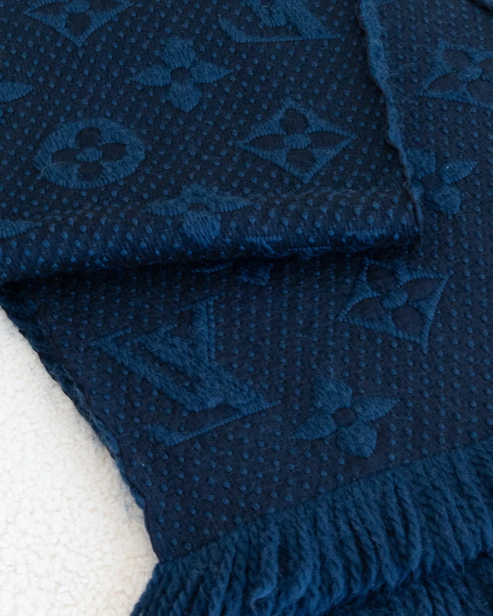 LOUIS VUITTON Scarf - THE VOG CLOSET
