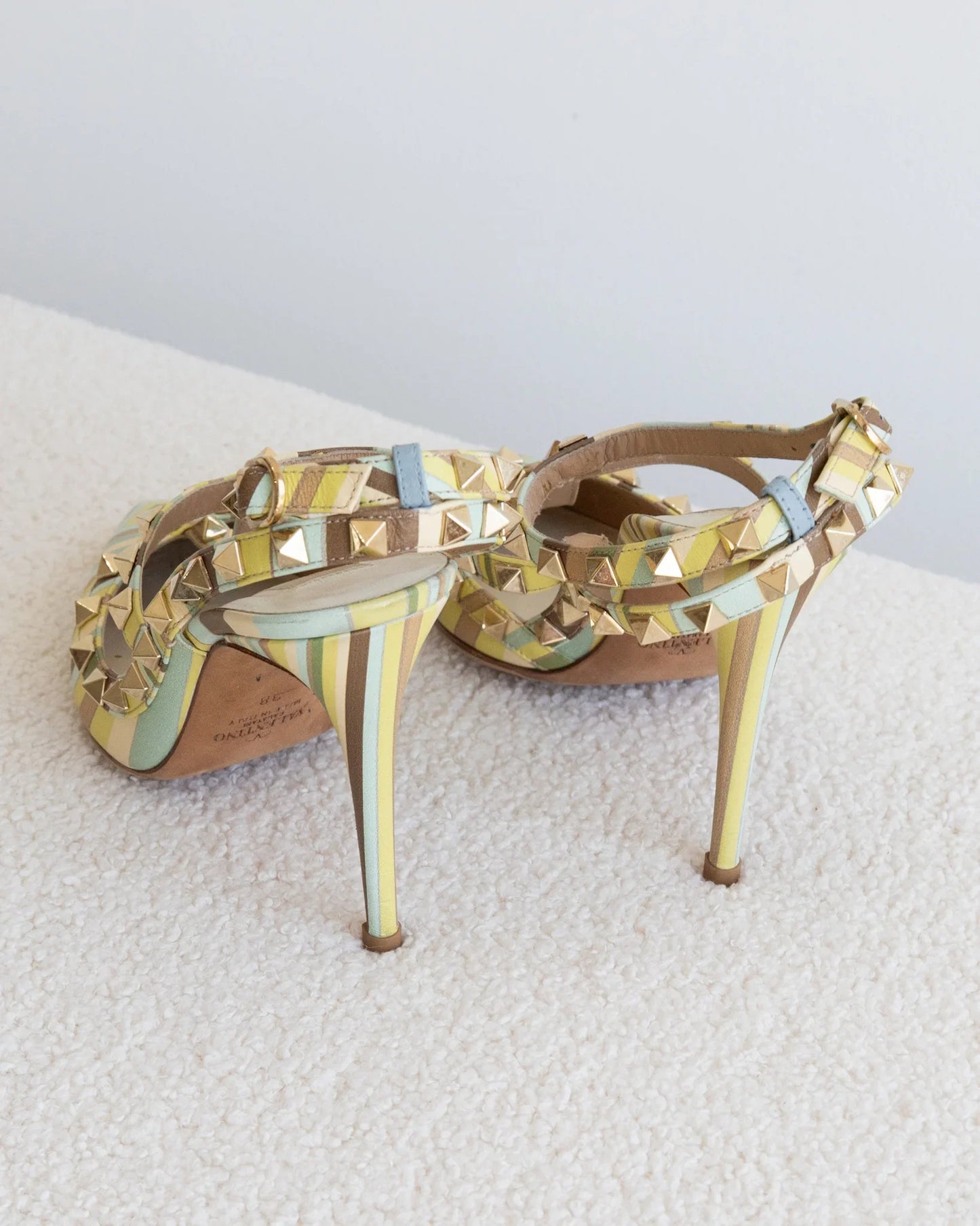 VALENTINO GARAVANI Rockstud 38 - THE VOG CLOSET