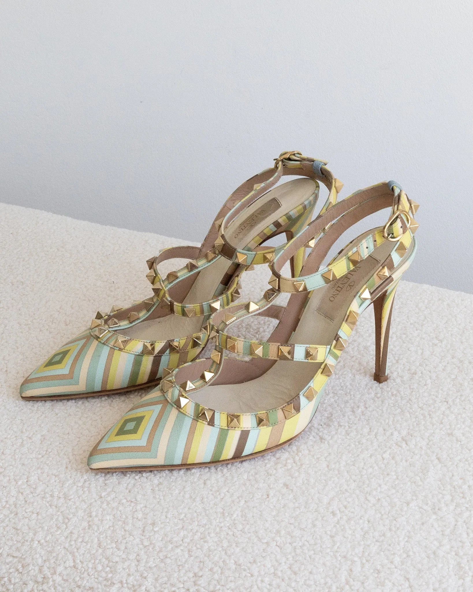 VALENTINO GARAVANI Rockstud 38 - THE VOG CLOSET