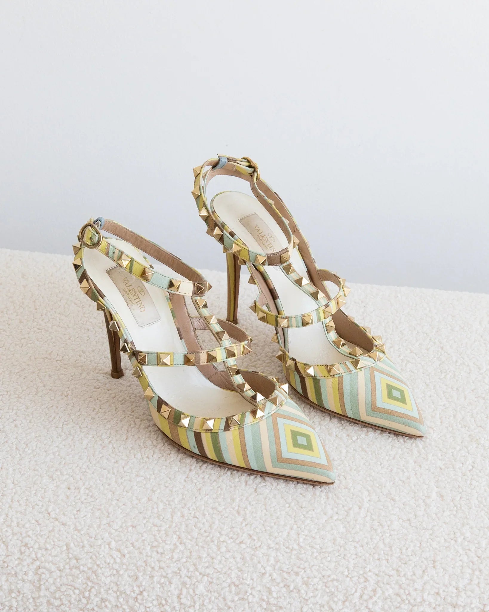 VALENTINO GARAVANI Rockstud 38 - THE VOG CLOSET