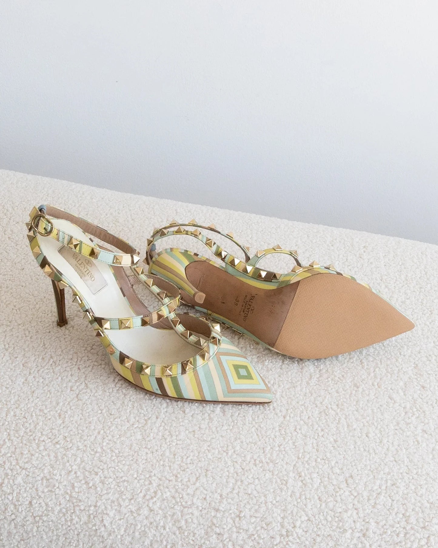 VALENTINO GARAVANI Rockstud 38 - THE VOG CLOSET