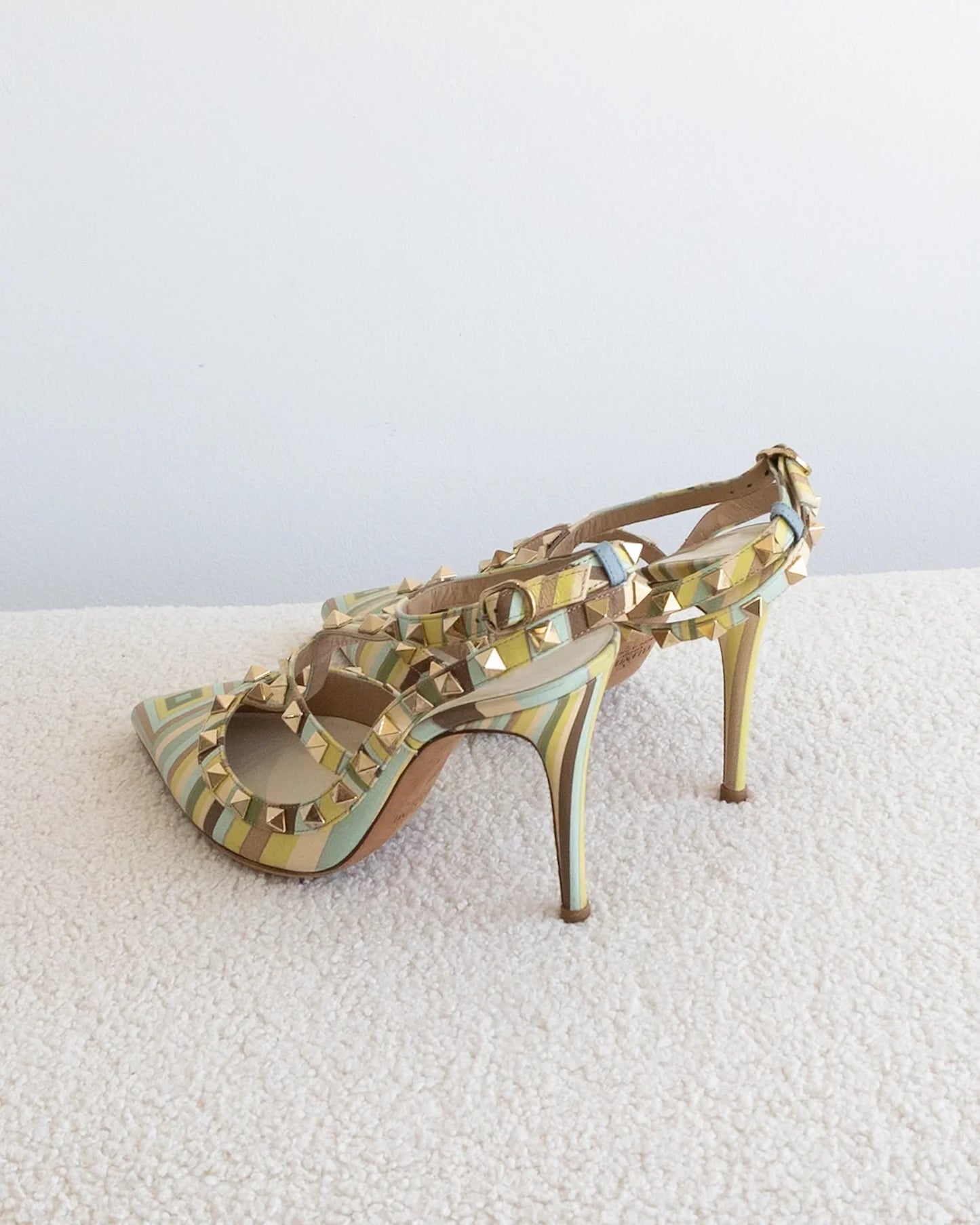 VALENTINO GARAVANI Rockstud 38 - THE VOG CLOSET