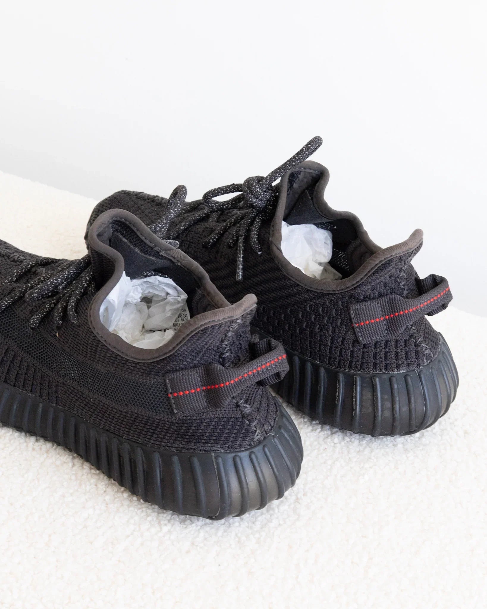 YEEZY Boost 350 V2 41 - THE VOG CLOSET